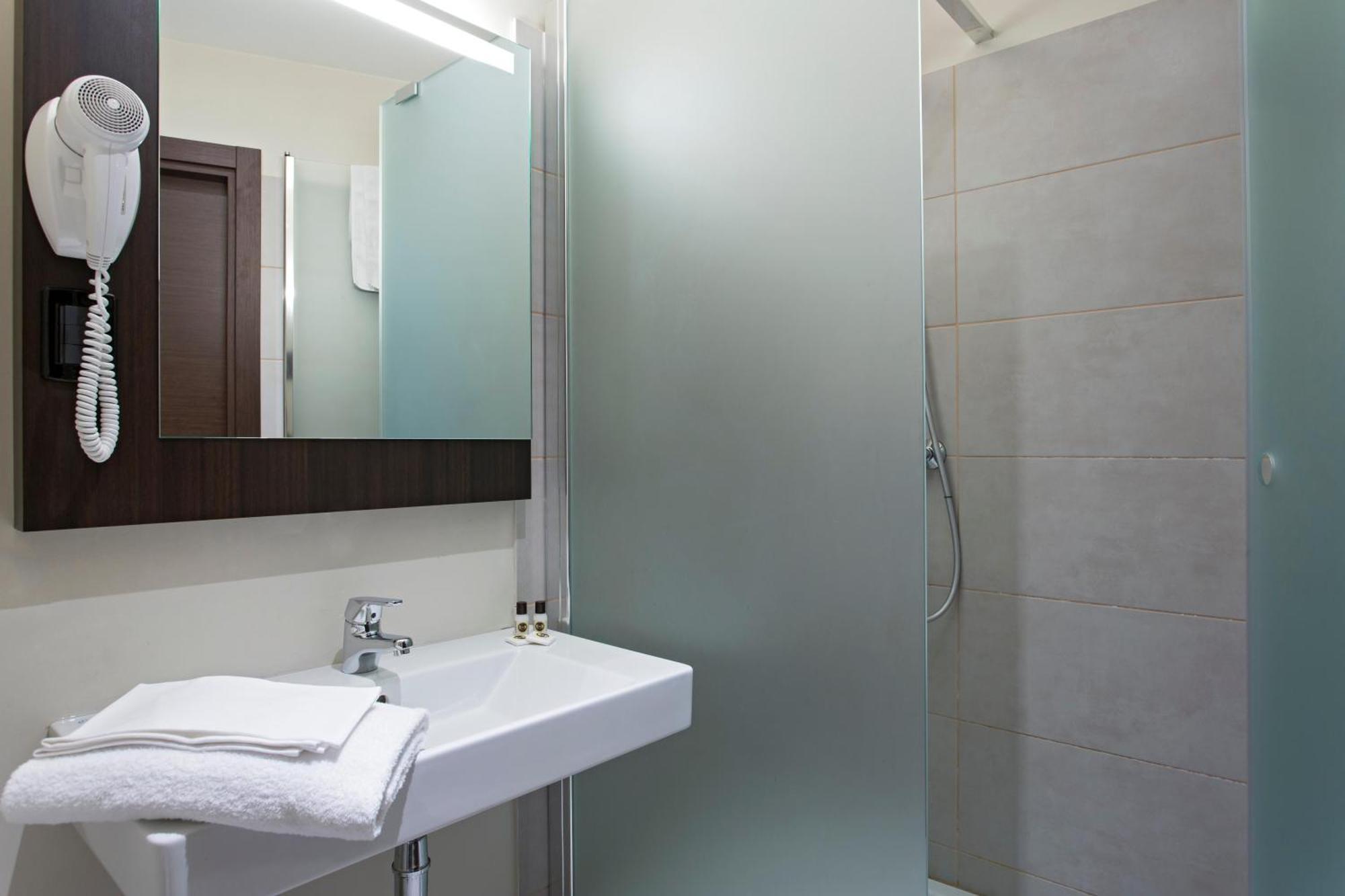 B&B Hotel Verona Esterno foto