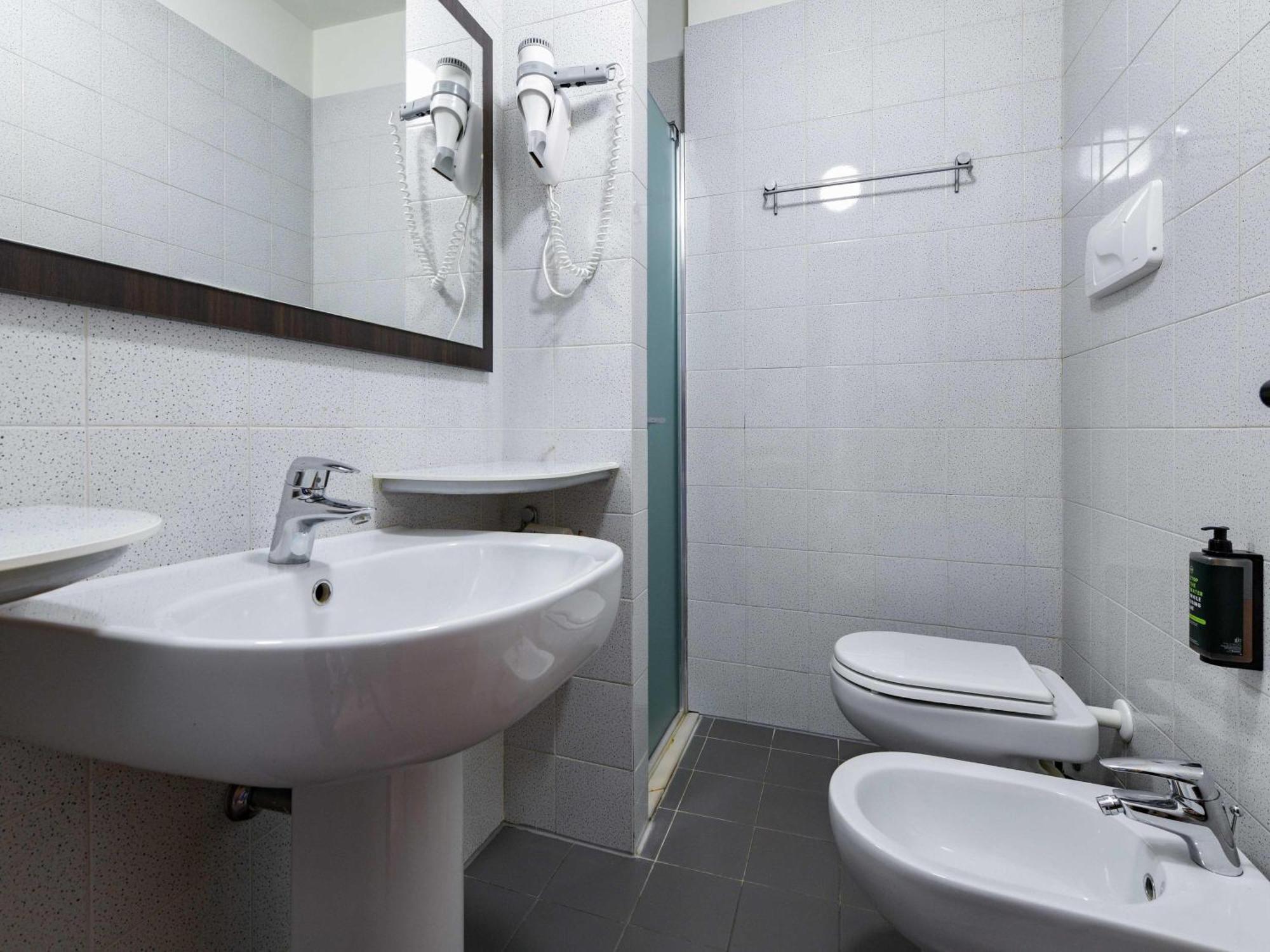 B&B Hotel Verona Esterno foto